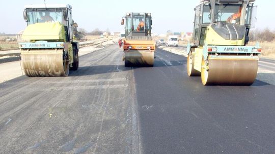 Dziennik budowy S17: Łobuzy kradną, a robota idzie dalej