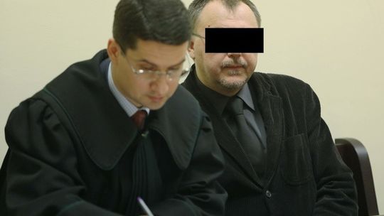 Dzienniki pełne, klasy puste. Kolejni świadkowie mówią o handlu świadectwami w szkole