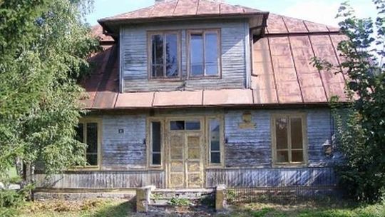 Dzierzkowice, Szczuczki. Byłe szkoły do kupienia