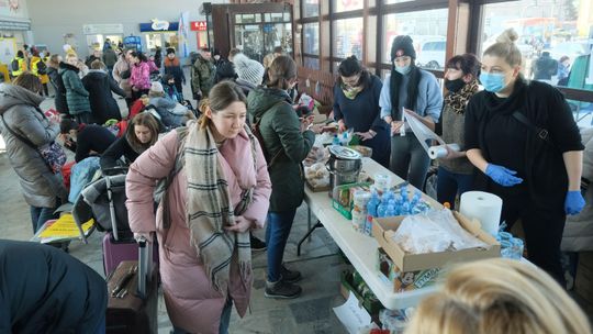 Dziesiątki autobusów codziennie dojeżdżają z Ukrainy do Lublina. I wracają na wojnę