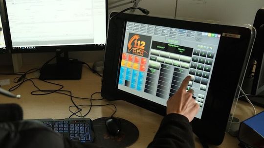 Dziewczynka zadzwoniła na 112 i nagrała pedofila. Policja prosi o pomoc NAGRANIE