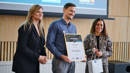 Dziewięcioro studentów otrzymało stypendia