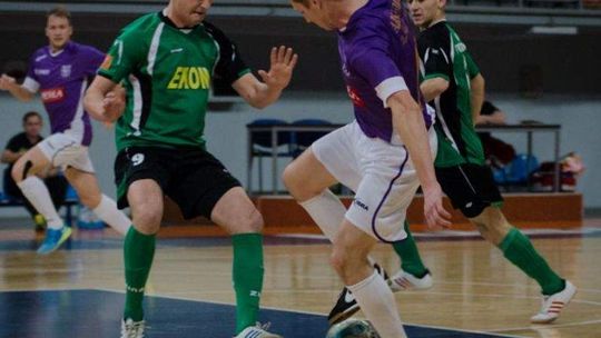 Dziki minimalnie gorsze od lidera