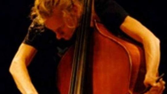 Dziobaki i Joel Grip w pubie \"Za drzwiami\"