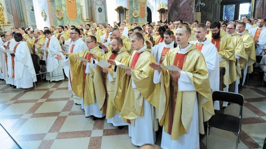 Dziś Wielki Piątek. Ulicami przejdą procesje Drogi Krzyżowej