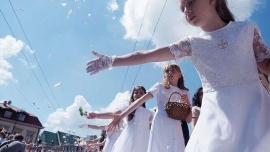 Dzisiaj Boże Ciało. Procesje przeszły ulicami Lublina. Wieczorem Koncert Chwały