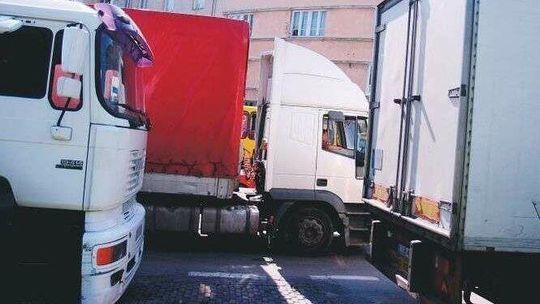 Dzisiaj wielki protest przewoźników. 200 tirów ma zablokować Warszawę