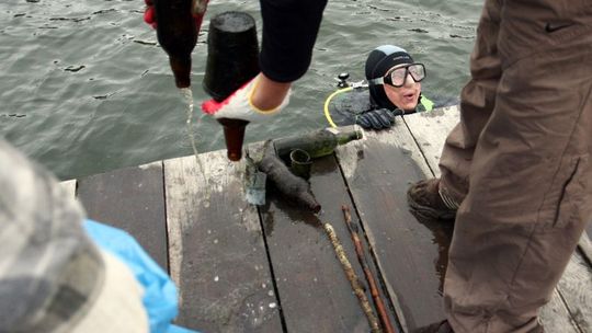 Dzisiaj wielkie sprzątanie dna jeziora Piaseczno