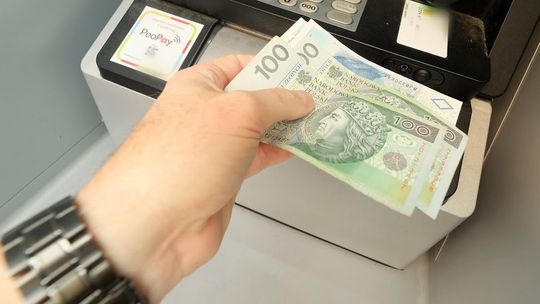 Dziwna rozmowa z pracownicą banku, prośba o BLIK, a teraz akcja "policjantki" Małgorzaty Żmudy