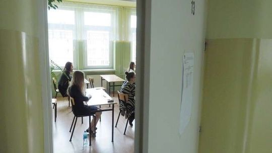 Egzamin gimnazjalny: Historia i WOS, polski. Odpowiedzi, arkusze