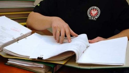 Egzamin radcowski za 80 tys. zł. Dwie osoby zatrzymane za łapówki