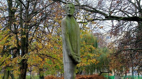 Egzekutorzy dekomunizacji. Dlaczego radny PiS chce burzyć pomnik Ludwika Waryńskiego w Puławach? [list czytelnika]