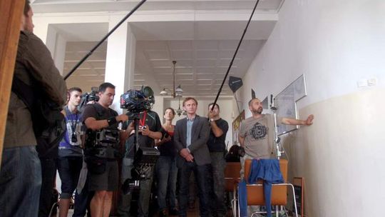 Ekipa filmowa w murach Biskupiaka. Kręcą Carte Blanche