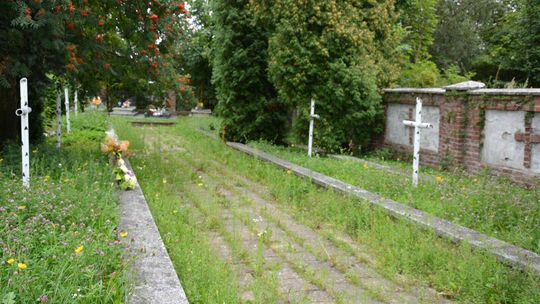 Ekshumacja na cmentarzu w Kraśniku. Kto został pochowany w zbiorowych mogiłach? 