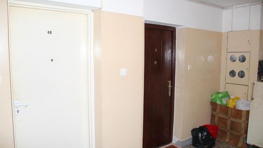 Eksmitowany nie chciał mieszkać w bloku socjalnym. Koczuje w pustostanach