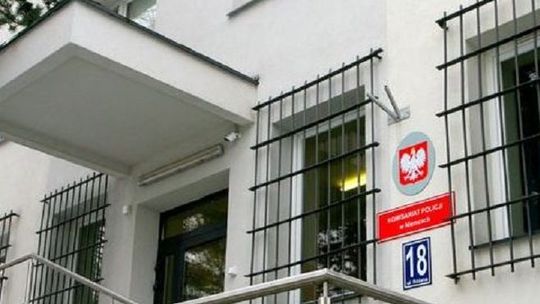 Ekspedientka przyłapała mężczyznę na kradzieży karmy dla kotów. Groził kobiecie, że ją zabije