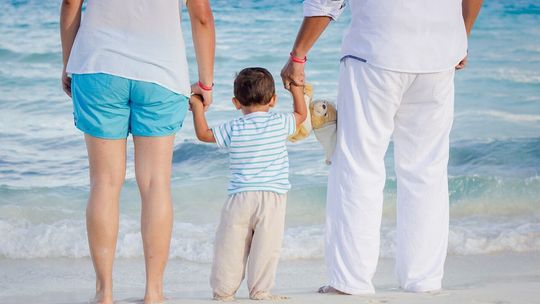 Eksperci ostrzegają i doradzają, jak zadbać o zdrowie i bezpieczeństwo podczas letniego wypoczynku