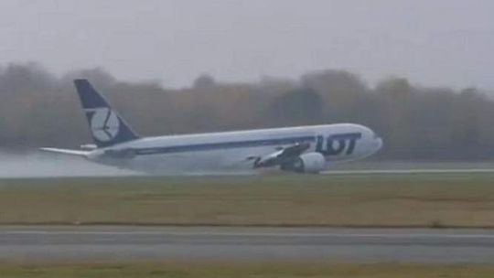 Eksperci: Piloci Boeinga 767 działali bezbłędnie 