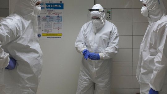 Ekspert: chorzy na COVID-19 trafiający do szpitala powinni otrzymywać leki przeciwzakrzepowe