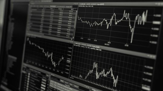 Ekspert: Kolejne obostrzenia dotkliwe dla gospodarki, pytanie ile potrwają