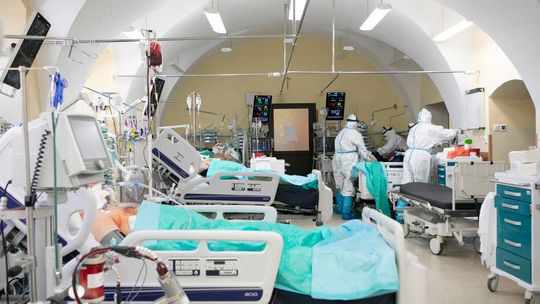 Ekspert: Spadek dziennej liczby zakażeń może nastąpić dopiero za dwa, trzy tygodnie