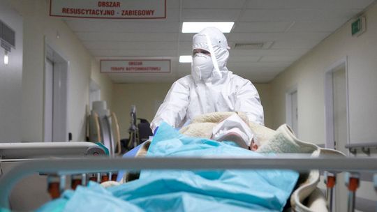 Ekspert: Walka z SARS-CoV-2 to mierzenie się z wrogiem, który posiada potężne siły adaptacyjne