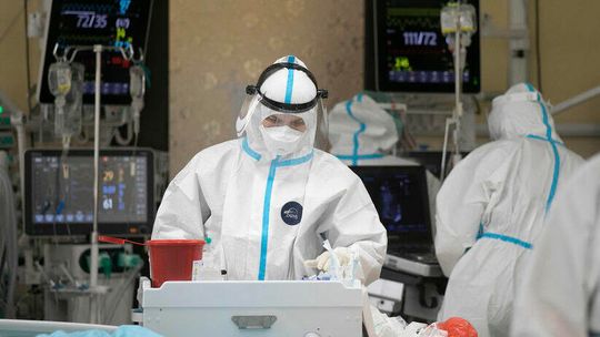 Ekspertka: wykrycie wariantu omikron w Polsce jest kwestią czasu