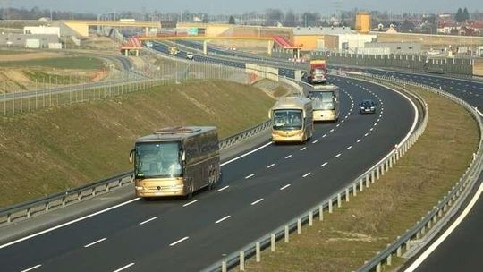 Ekspresówka od Piask do Kurowa płatna. Ciężarówki pojadą przez miasto?