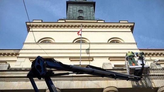 Elektroniczna tablica z licznikiem miejskiego długu na Ratuszu? To jeden z pomysłów