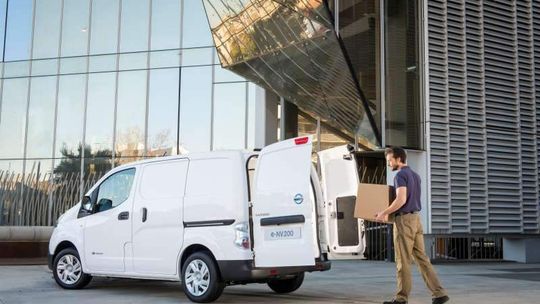 Elektryczny nissan. Bezgłośnie dostarczy ładunek