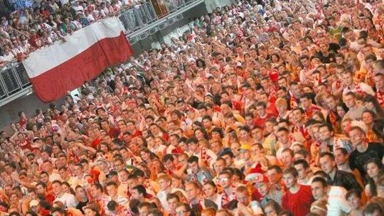 Eliminacje do mistrzostw Europy. Oglądaj nad zalewem i wygraj kupony