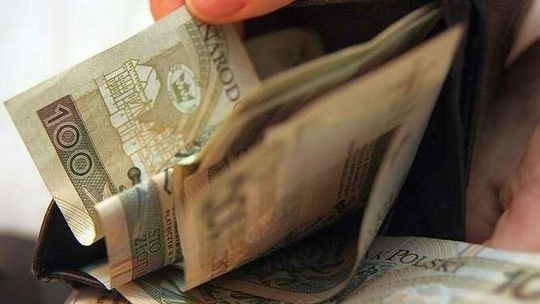 Emerytury 2025. Jaka waloryzacja i kiedy przelewy "trzynastek"