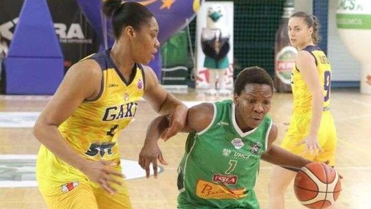 Emocje w hali MOSiR. Pszczółki dały radę