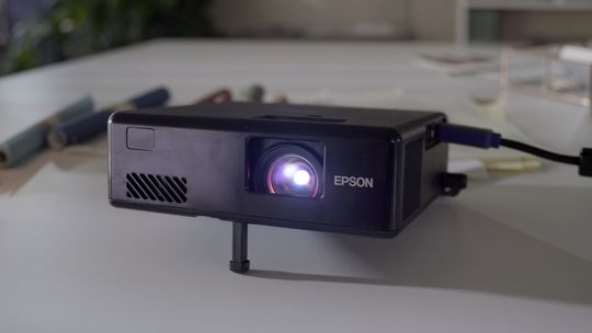 Epson EF-11: Zaproś kino do domu
