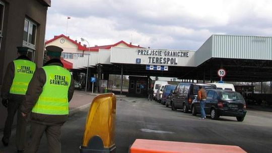 Ewakuacja przejścia granicznego w Terespolu. Wstrzymany ruch na granicy