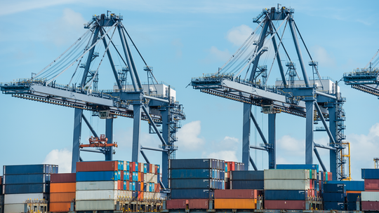 EXW Incoterms – co oznacza warunek „ex works” i kiedy warto go stosować?