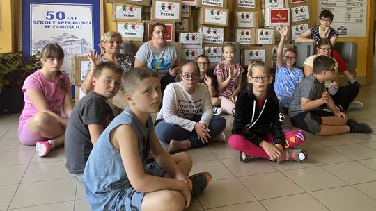 Fajny prezent na rok szkolny. Paczki przyszły z Poczty Polskiej