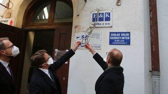 Faktury za respiratory od handlarza bronią z Lublina w prokuraturze