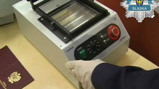 Fałszowali dyplomy wyższych uczelni