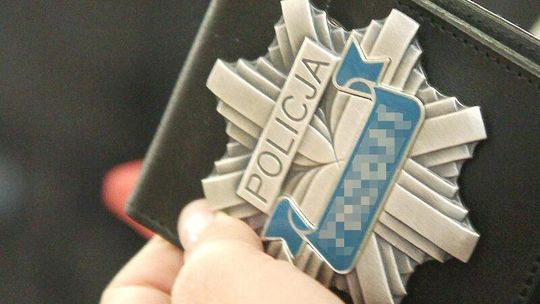 Fałszywi policjanci wzięli 20 tys. zł od 60-latki. Przygotowali się wcześniej
