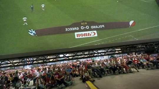 Fanzone w Targach Lublin nie dla kibiców z ulicy, a pracowników prywatnej firmy