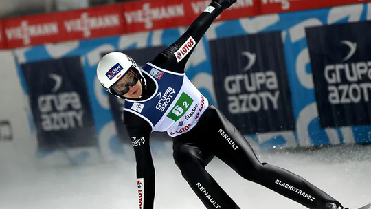 Fatalny skok Klemensa Murańki. Na skoczni rządził wiatr