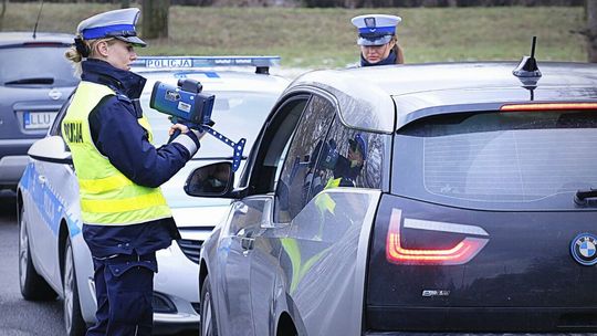 Ferie 2022 w Lubelskiem. Gdzie zadzwonić, żeby policja sprawdziła autokar?