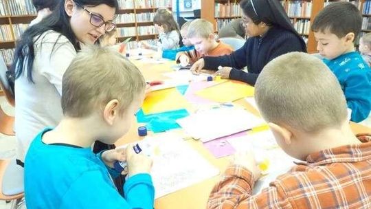 Ferie w bibliotece. Każdy dzień to inna bajka
