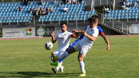 Festiwal rzutów karnych w meczu Start Krasnystaw - Grom Różaniec i wyniki grupy II Hummel IV ligi