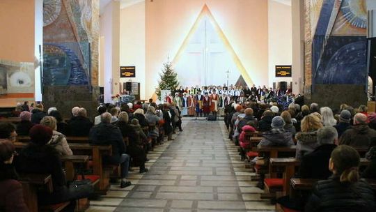 Festiwalowe kolędy wybrzmiały w kościele. Lista nagrodzonych [zdjęcia, wideo]