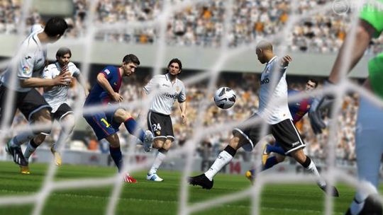 FIFA 14: Piłkarze sprzedają się lepiej niż duchy, skrytobójcy i żołnierze