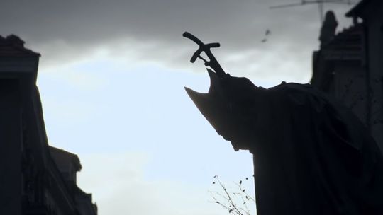 Film braci Sekielskich o pedofilii w polskim Kościele "Zabawa w chowanego" ma swój zwiastun [wideo]