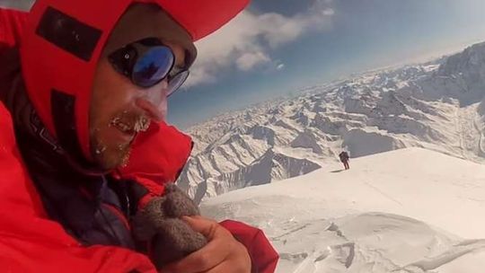 Film z Nanga Parbat. Mackiewicz i Klonowski, a w tle Grubson. Pamiętacie?