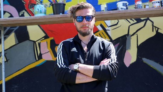 Fiński profesor, amerykański muzyk, kazimierski artysta. Różne wcielenia Michała Stachyry